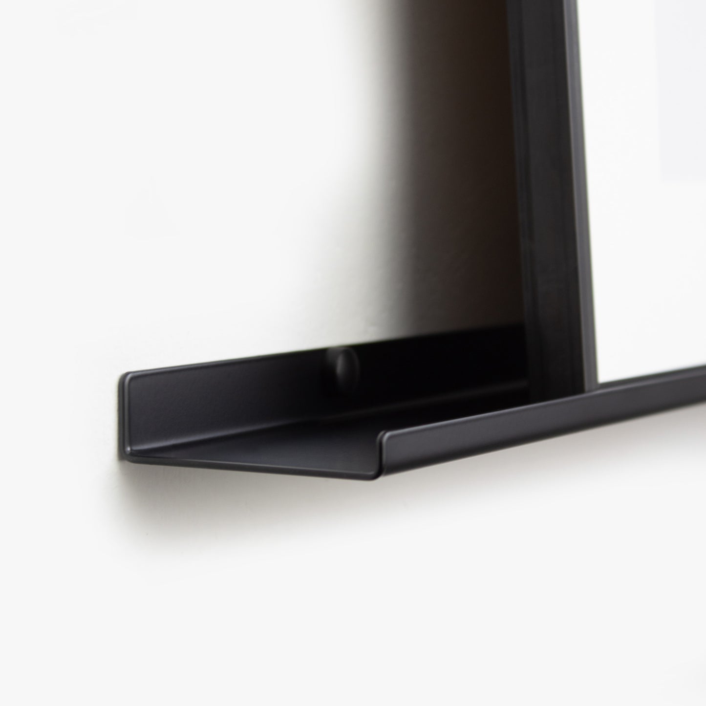 ArtLine Picture Ledge 2.5" Deep