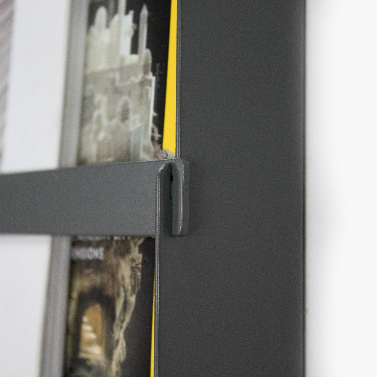 UrbanFold Magazine Rack